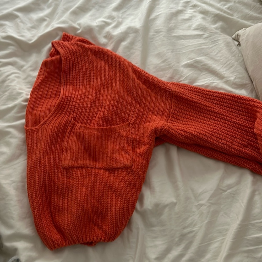 Super cute summer cropped sweater